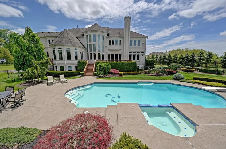 24 Shallow Brook Rd, Morganville, NJ 07751