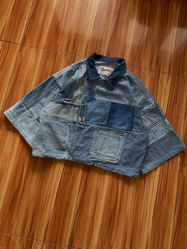 Safety Pin Patchwork Denim
Available size : L

Manual Measur