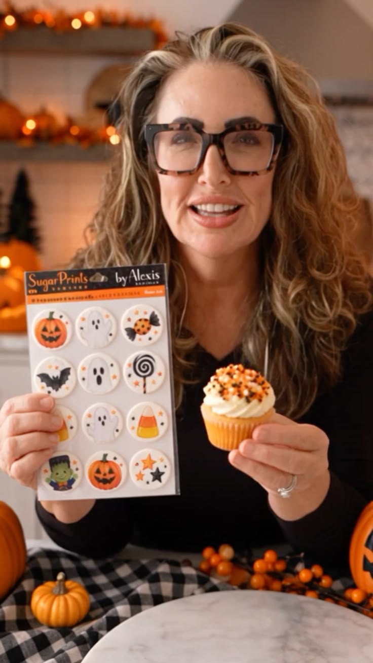 Make Halloween cupcakes look bakery-worthy in minutes. These