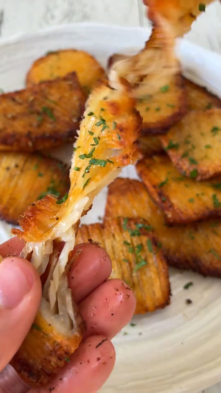 These Crispy Accordion Potatoes are the funnest way to eat p