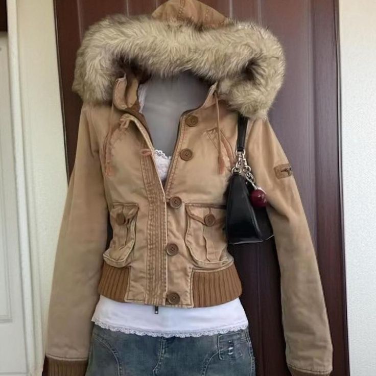 Brown vintage/Y2K style button up/zip up jacket with fur hoo
