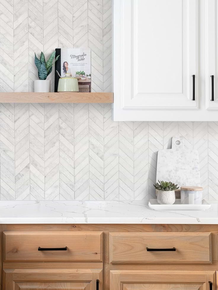 Modern? Contemporary? Vintage? These ideas for marble backsp