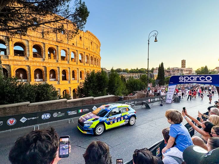 Summer sales, concerts in ancient Roman theaters, races and 