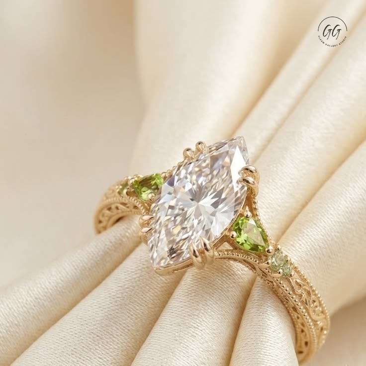 Nature meets timeless sparkle. 🌿💍

A breathtaking Marquise C