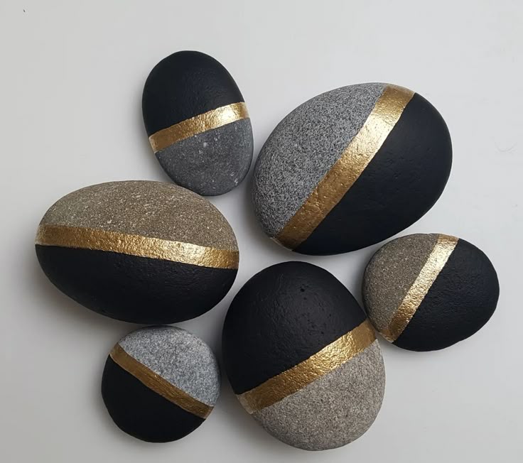 #caillou #caillouxpeints #galet #galetspeints #creation #cre