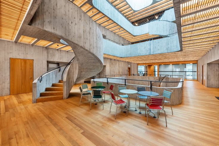 The installation of innovative luminaires at Swiss TPH sets 