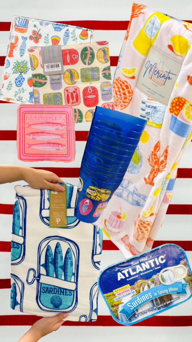 Sardine-core picnic, anyone? With sardine-patterned blankets