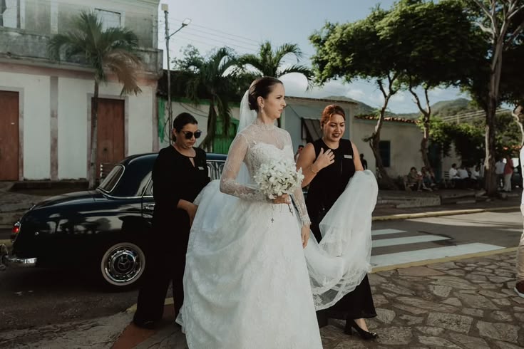 A mí me dijeron que querían que nosotras estuviésemos "cosid