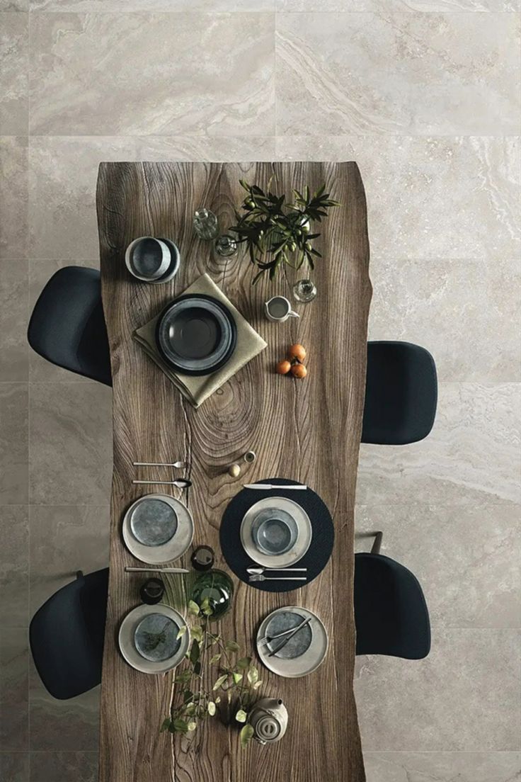 New line of travertine-look porcelain tiles. Suitable for in