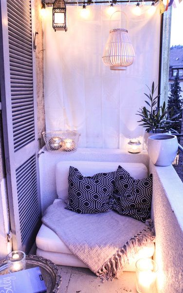 In love. Comfy outdoor chairs. Water resistant fabric and wh
