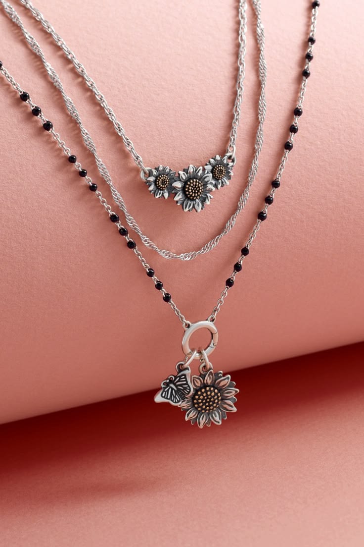 A new way to wear your favorite blooms! 🌻 Add a little sunsh