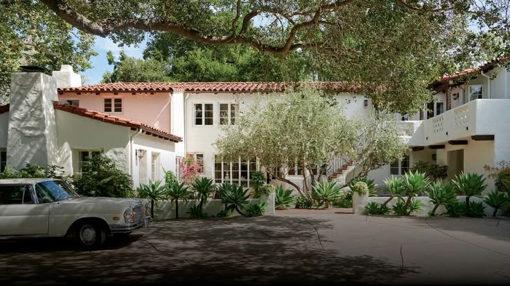 Exterior by Heather Collins Design