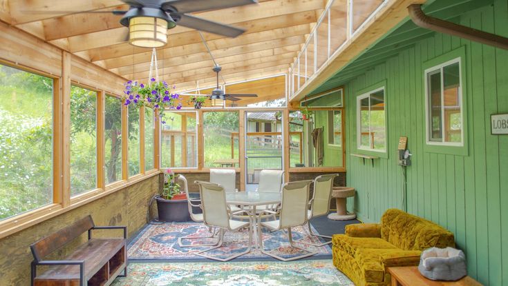 Build a pergola patio enclosure with SkyLift Roof Riser Hard