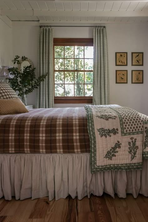 Green quilt bedding, plaid comforter aesthetic, cozy layered
