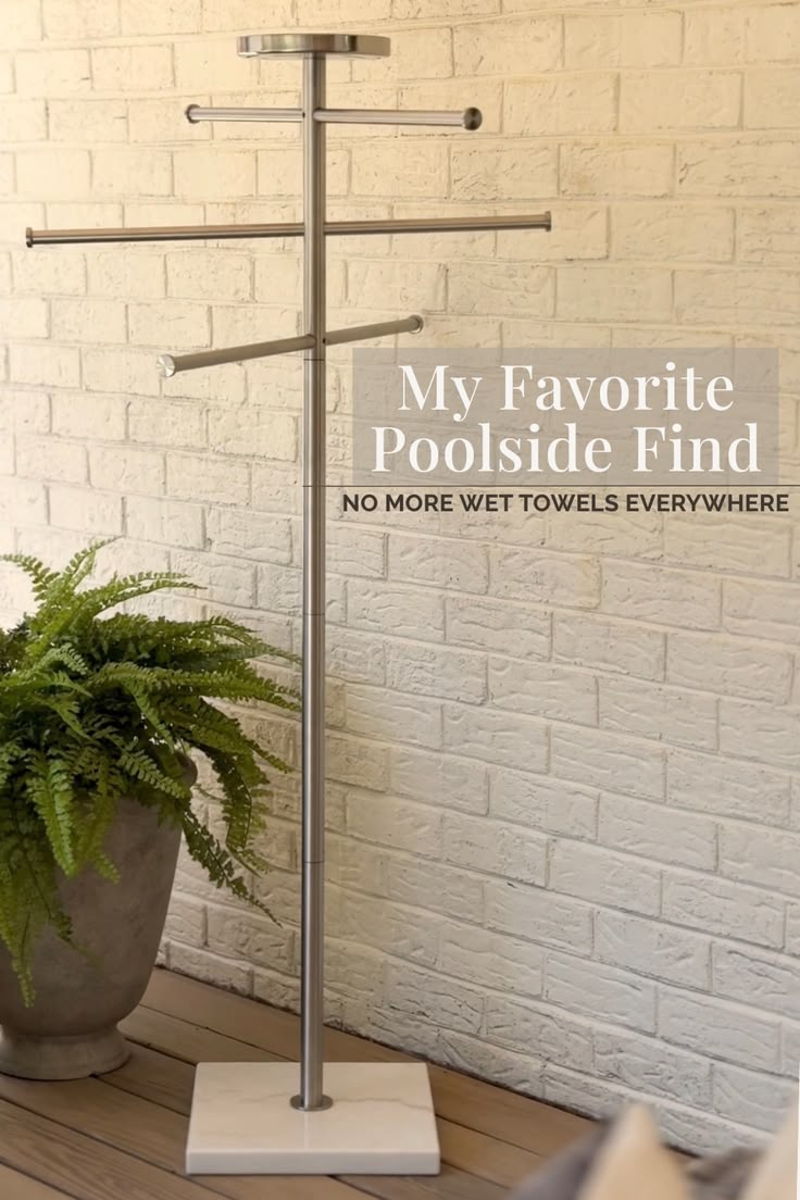 Affiliate link | This pool towel rack is such a simple way t