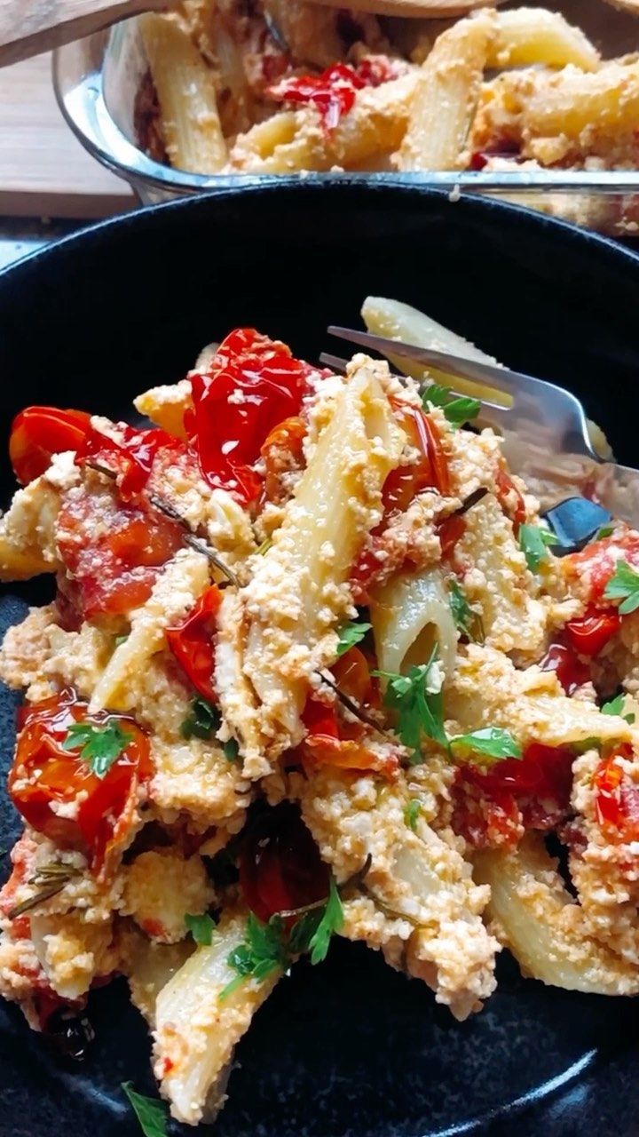___ferdiniz___ on Instagram: Baked Feta Pasta . . Receita da