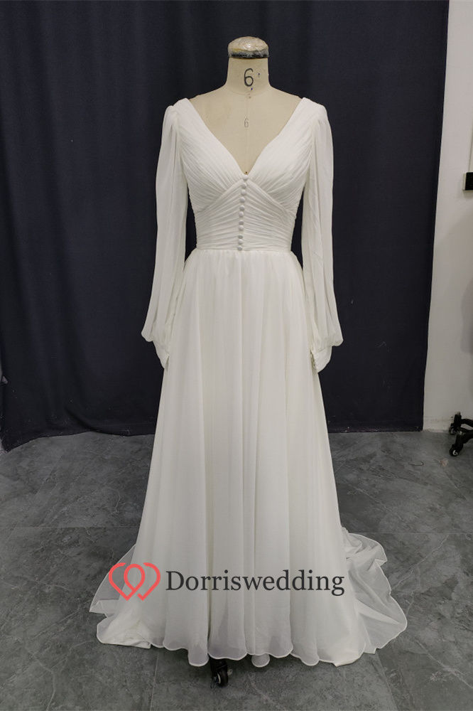 Dreamy & ethereal for your church wedding! ✨ This enchanting