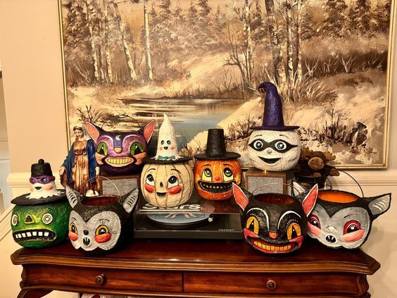 This ebook is designed to help those who love Vintage Hallow