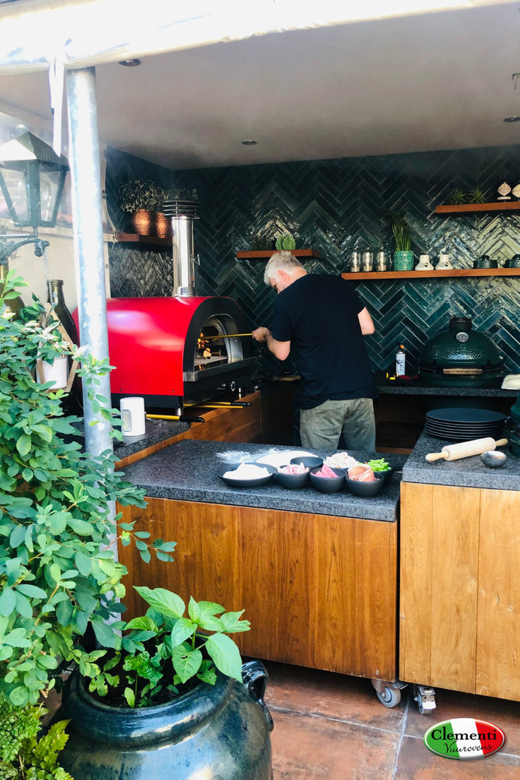 Dit is een prachtige Italiaanse hout gestookte Pizza-oven. D