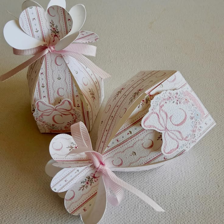 É de suspirar ao olhar 💕

Caixa saquinho pequena.
Personaliz