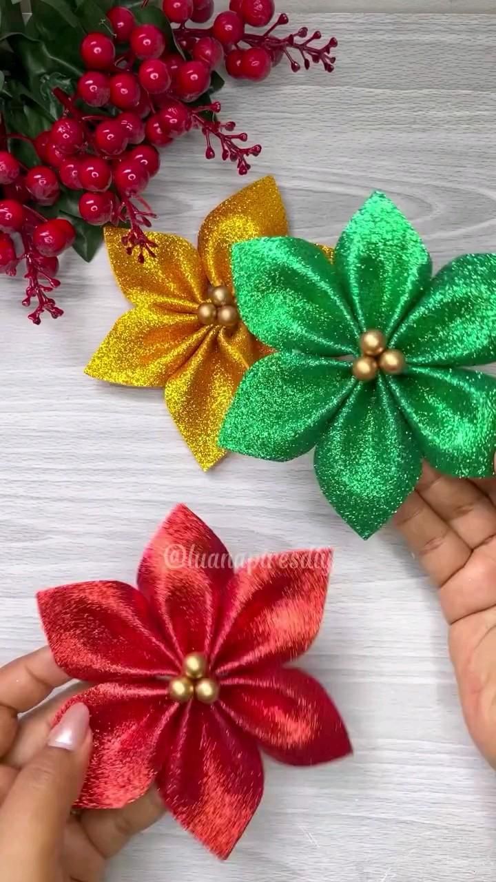 #Repost @luanapiresdiy Flores Natalinas bem legais de fazer 