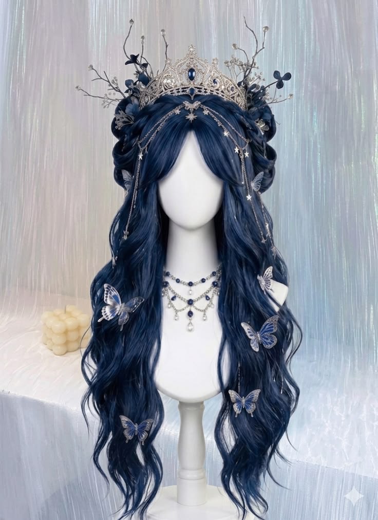 Fall in love with this royal blue aesthetic hairstyle featur
