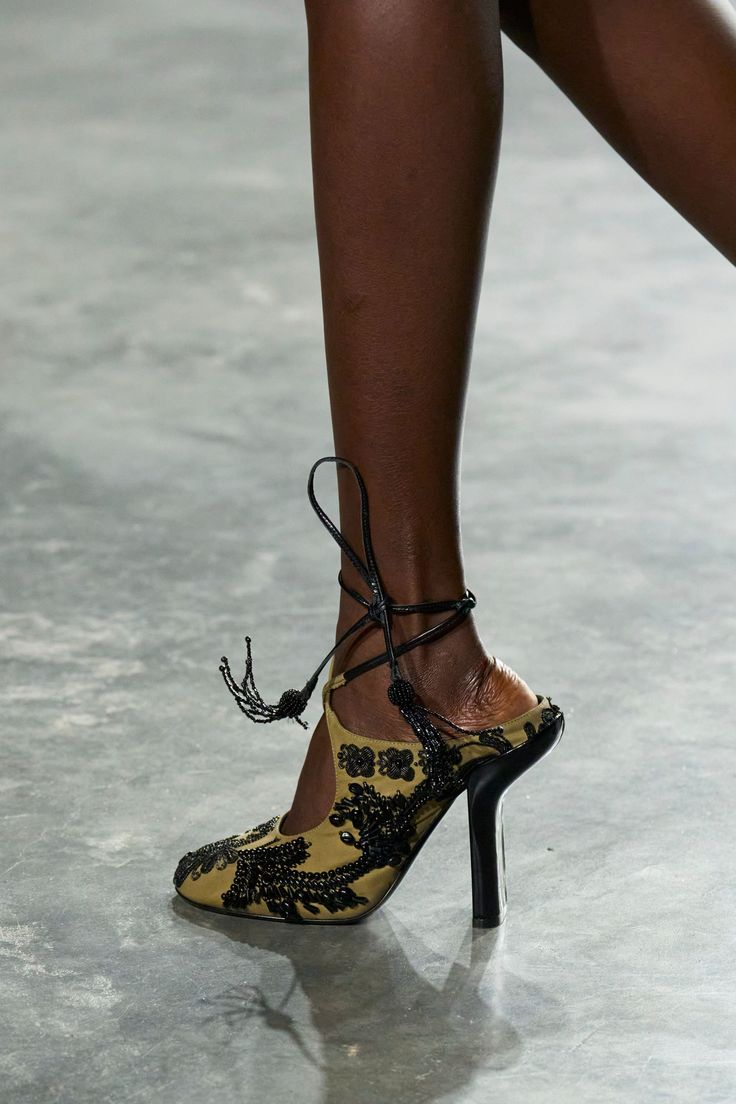 Dries Van Noten Spring 2026 Ready-to-Wear https://www.vogue.