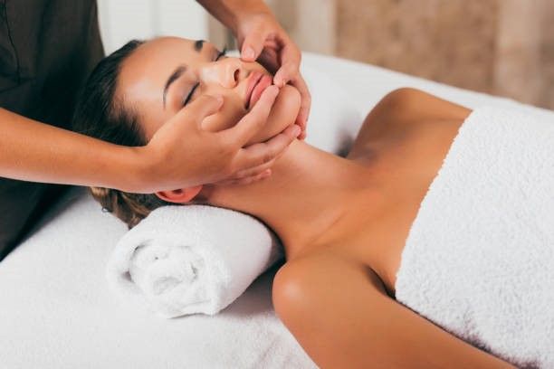 4 Benefits of an at-home facial massage - Fashionvilas.com