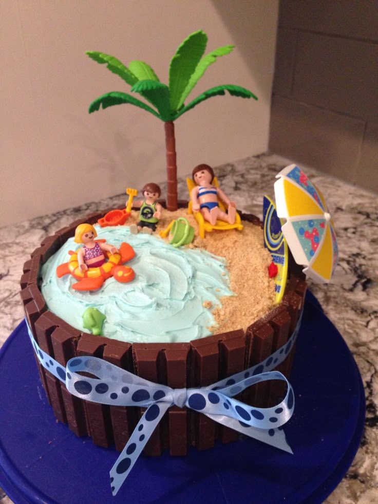 Playmobil beach scene kit-Kat cake for Jocelyn's 11th birthd