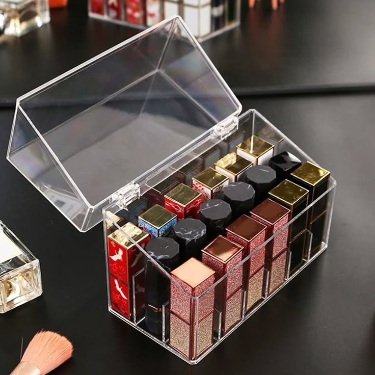 New arrival 18 Grid Lip Stick Organizer with Lid. Dust proof