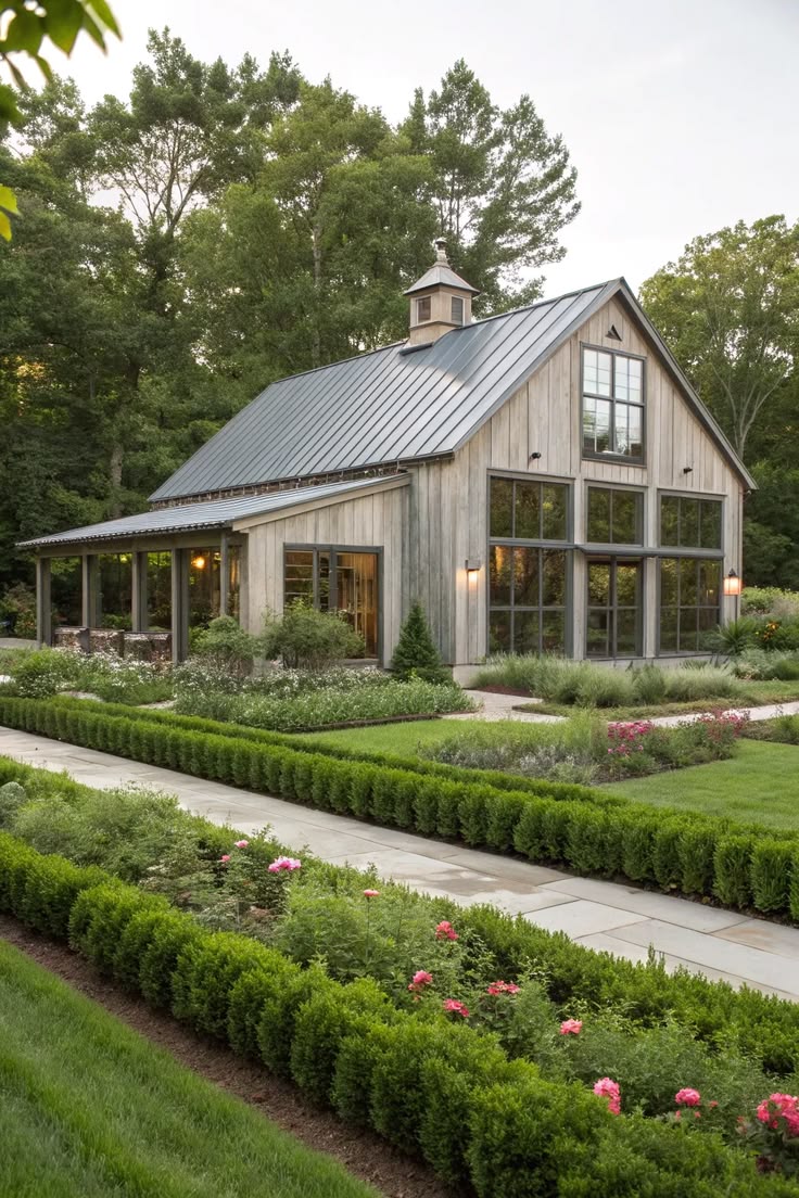20+ Inspiring Modern Farmhouse Pole Barn Ideas