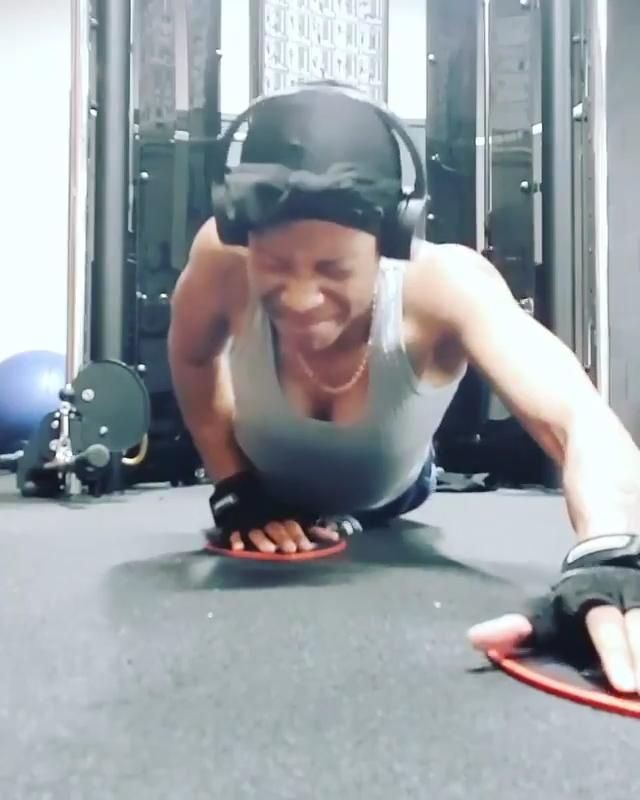 Basic workout for beginners for abs. Using abs sliders. Exer
