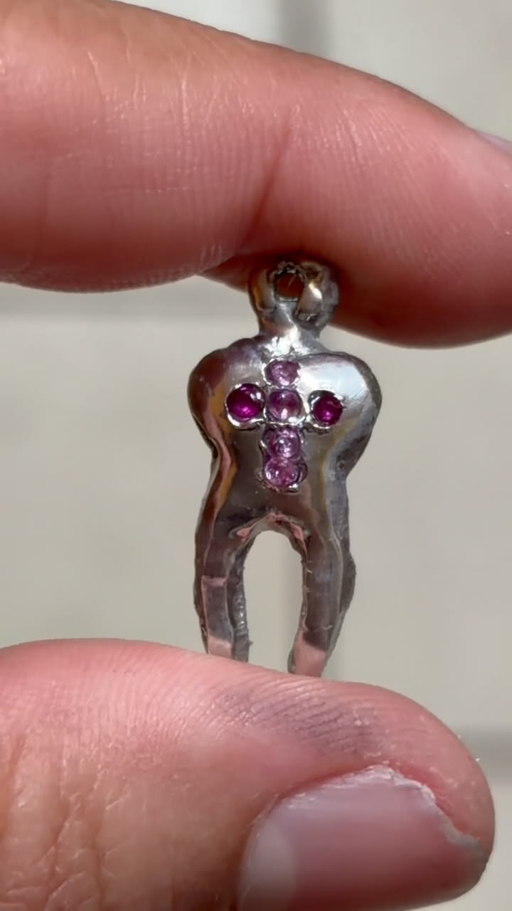 tooth gem 💎 🦷

#jewelry #soldering #customjewelry #jewelryst