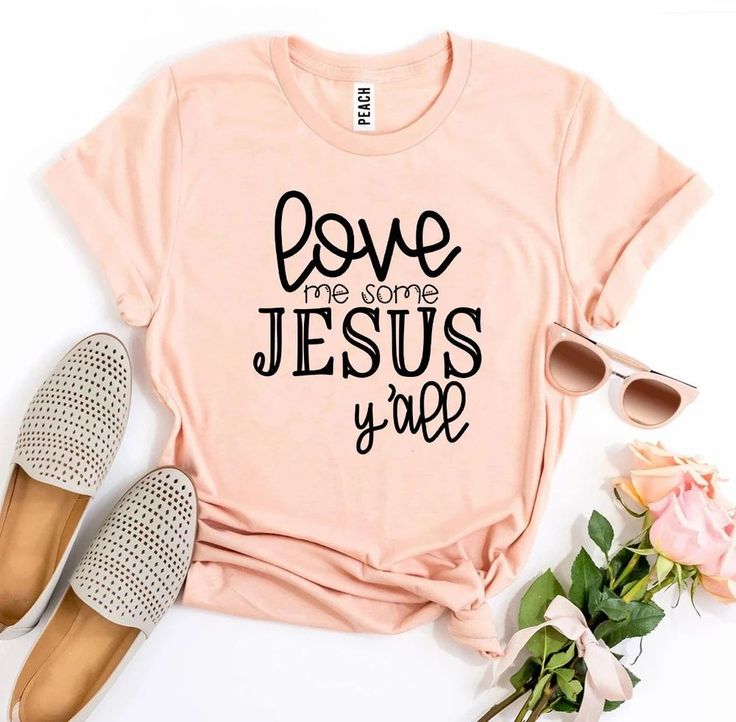 Cute graphic t-shirt for Christian women / It makes a great 