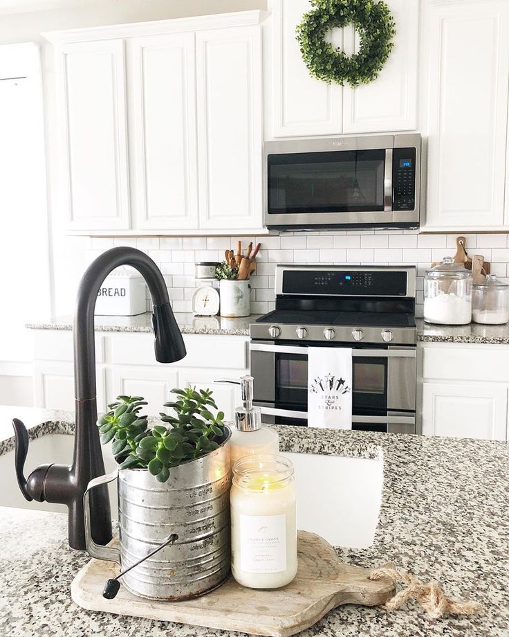 What a kitchen indeed!! 😍@fostermomfarmhouse #whitefarmhouse