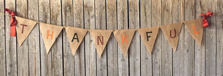 Make Your Own Thanksgiving Banner! #Holidays #DIY #HomeDecor