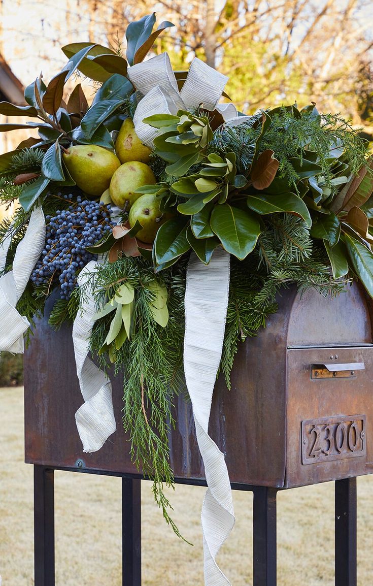 Four Floral Designers' Holiday Decorating Tips