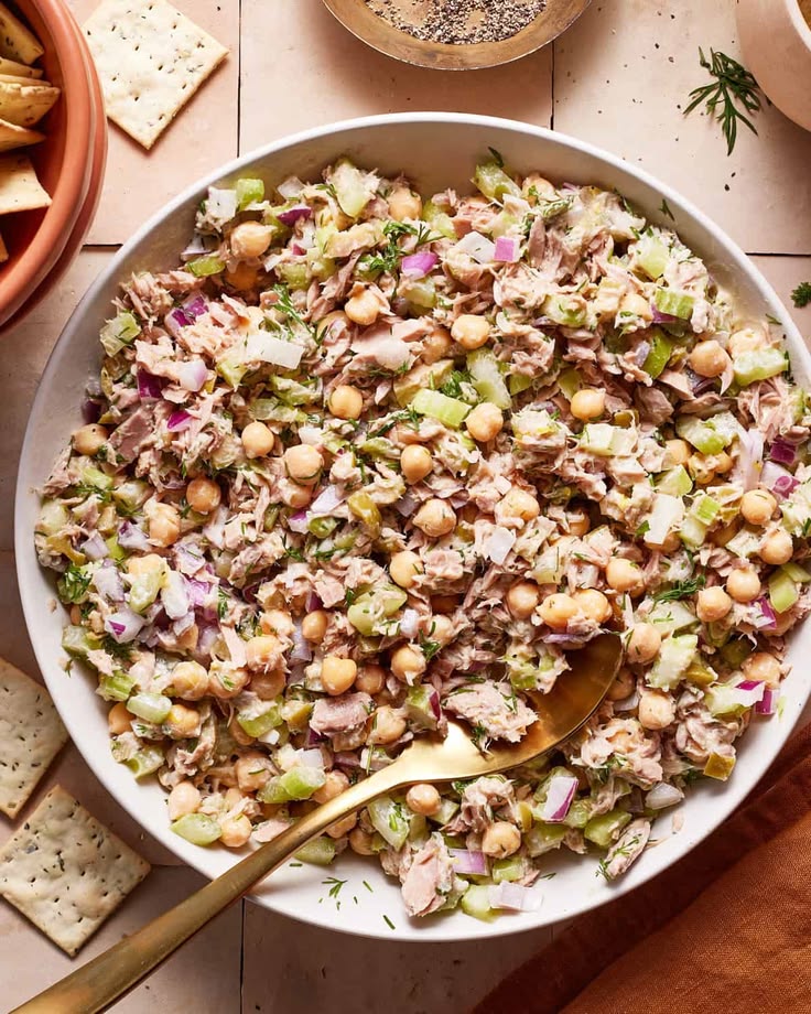 10 Minute Tuna Chickpea Salad - Kalejunkie