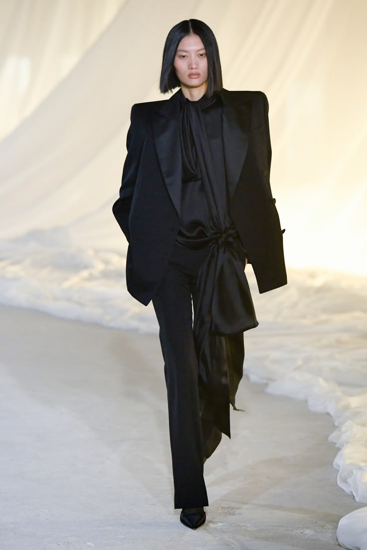 Fall 2026 Ready-to-Wear Trend: Le Smoking [PHOTOS]