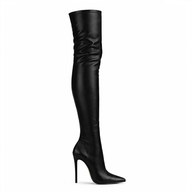 NEW COLLECTION
Stivale a punta in pelle nera elasticizzata.
