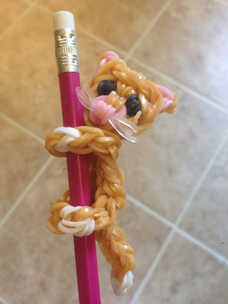 Rainbow Loom cat pencil climber.