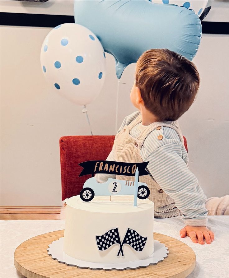 Two fast!!! 🏁 os 2 do Francisco!  - We make cakes look good!