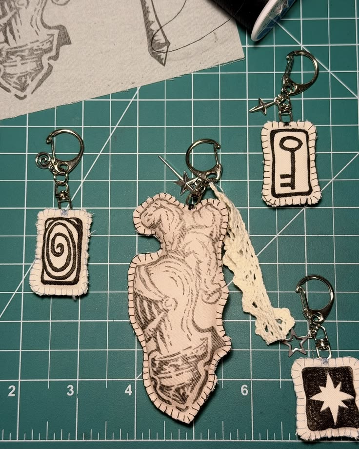 #linocarving #linoprinting #handmade #keychain