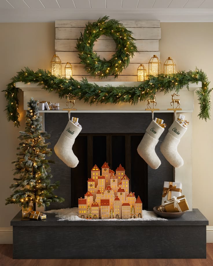 This is what Christmas mantel dreams are made of.