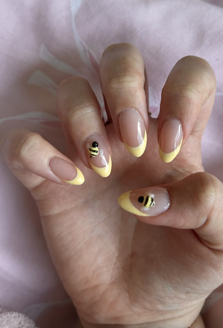 bee nails for spring #nails #springnails #gelxnails #gelnail