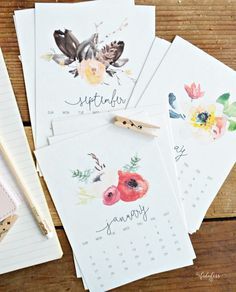 Free Printable 2017 Desk Calendar | Beautiful watercolor cal