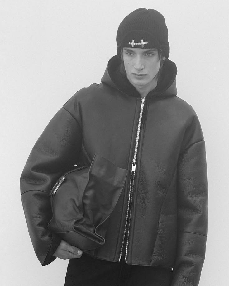 AW26 ‘CYMATICS’ 

Accessories shaped through contrast, softe