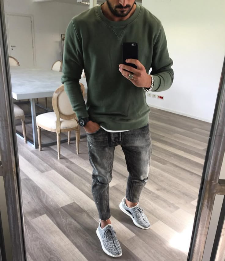 Green #sweater and distressed jeans by @vincenzoragnacci [ h