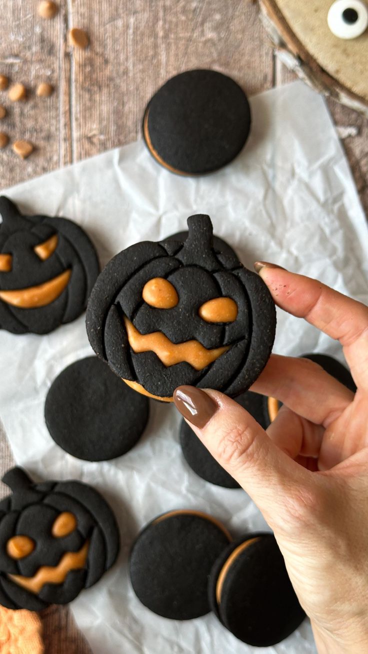 Galletas Oreo versión Halloween 👻⚫️🟠⚫️ ⠀⠀⠀⠀⠀⠀⠀⠀⠀ Una idea pa
