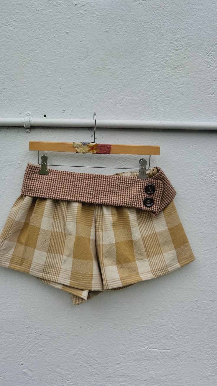 spanglish, a blending of: 
natural textiles sourced in Spain